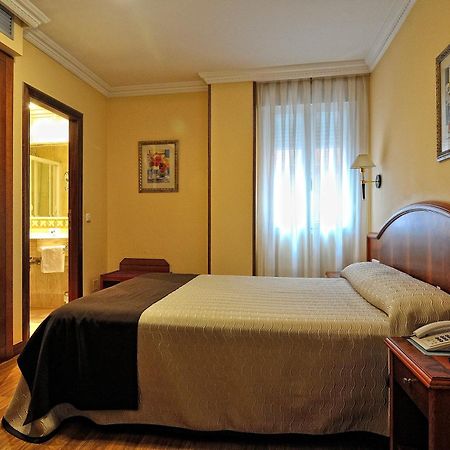 Hotel Alisi Aranda de Duero Εξωτερικό φωτογραφία