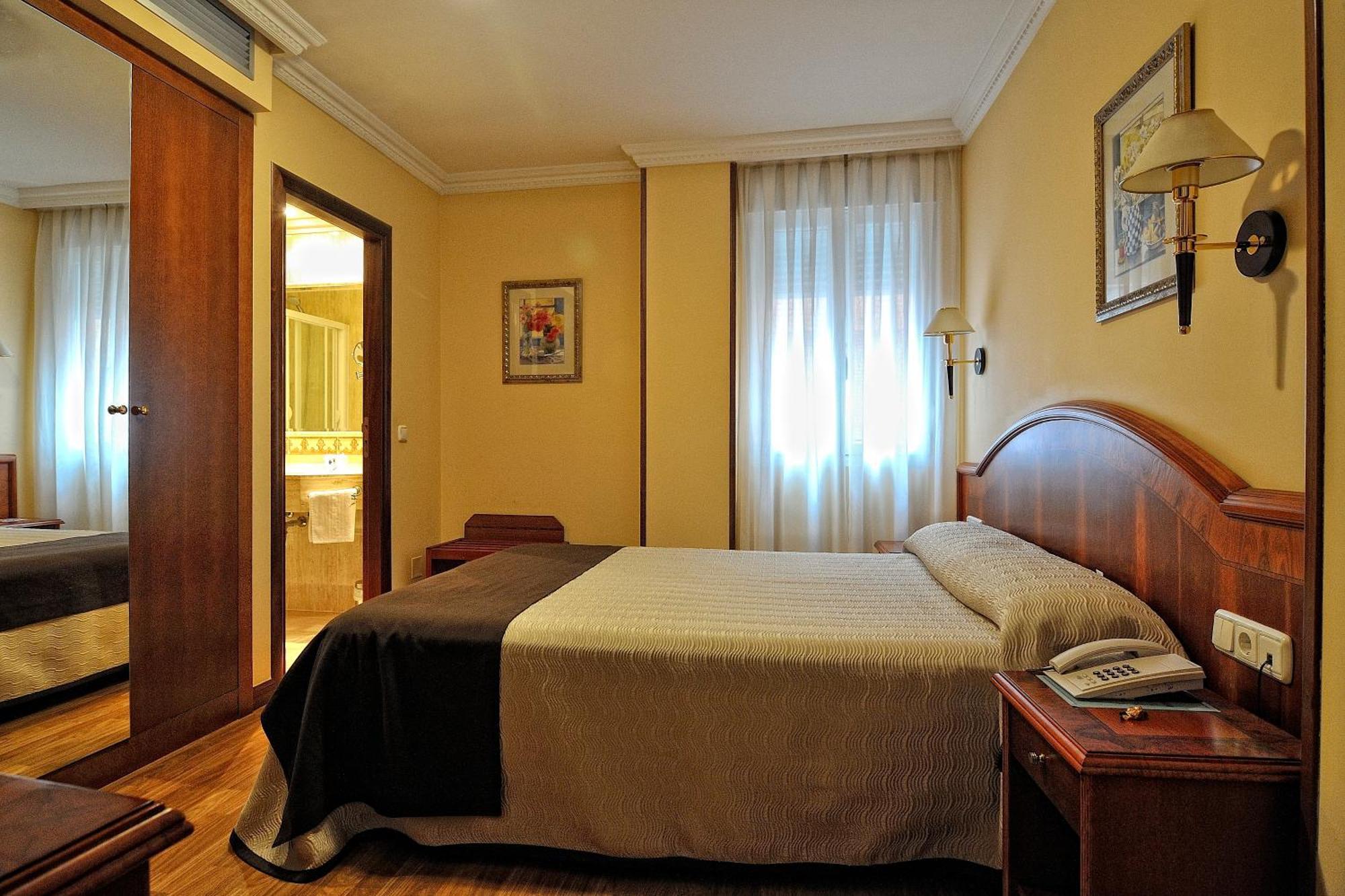 Hotel Alisi Aranda de Duero Εξωτερικό φωτογραφία
