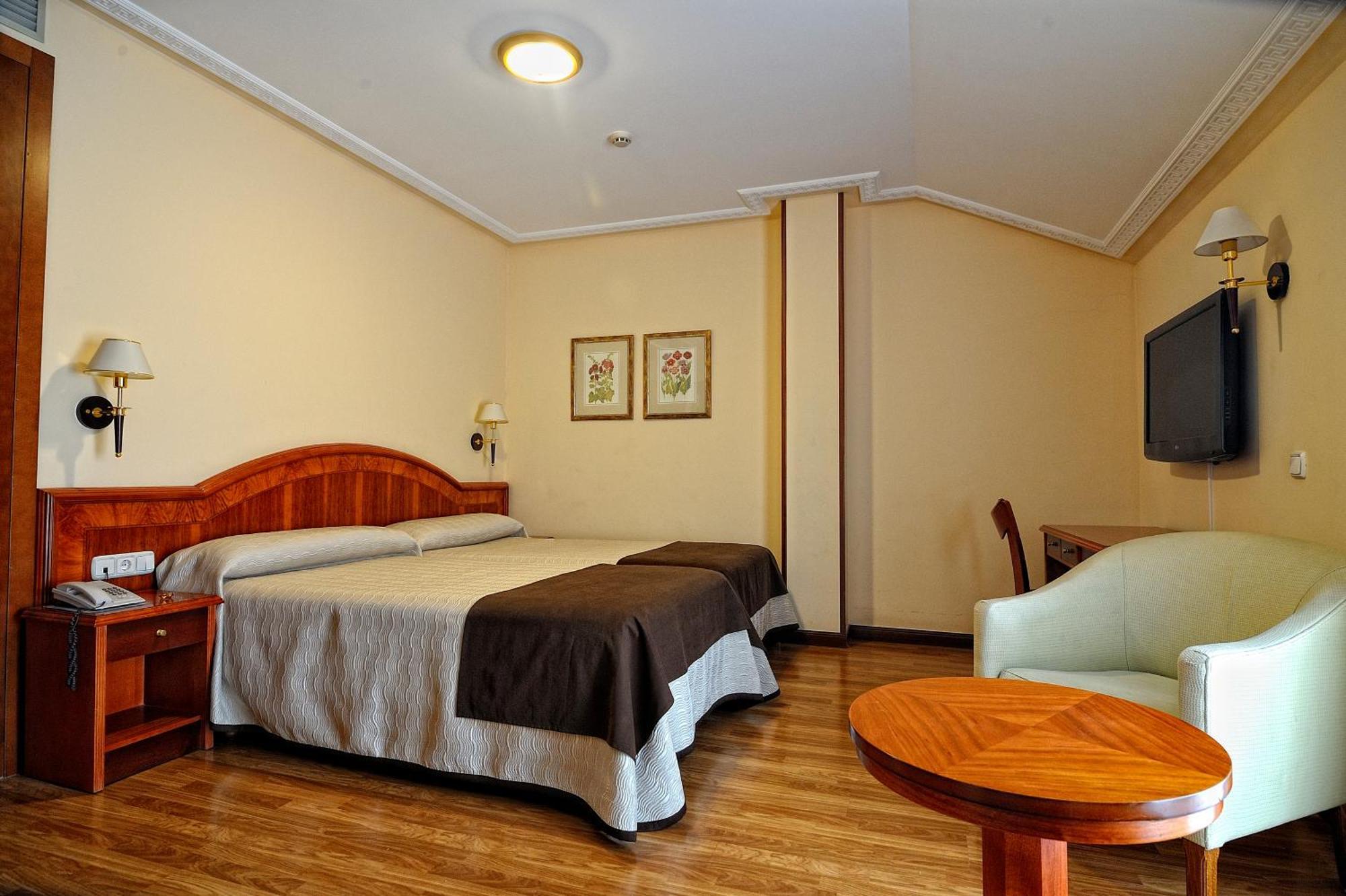 Hotel Alisi Aranda de Duero Εξωτερικό φωτογραφία