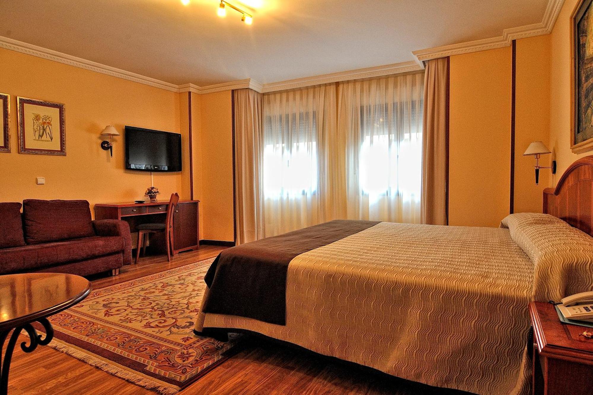 Hotel Alisi Aranda de Duero Εξωτερικό φωτογραφία