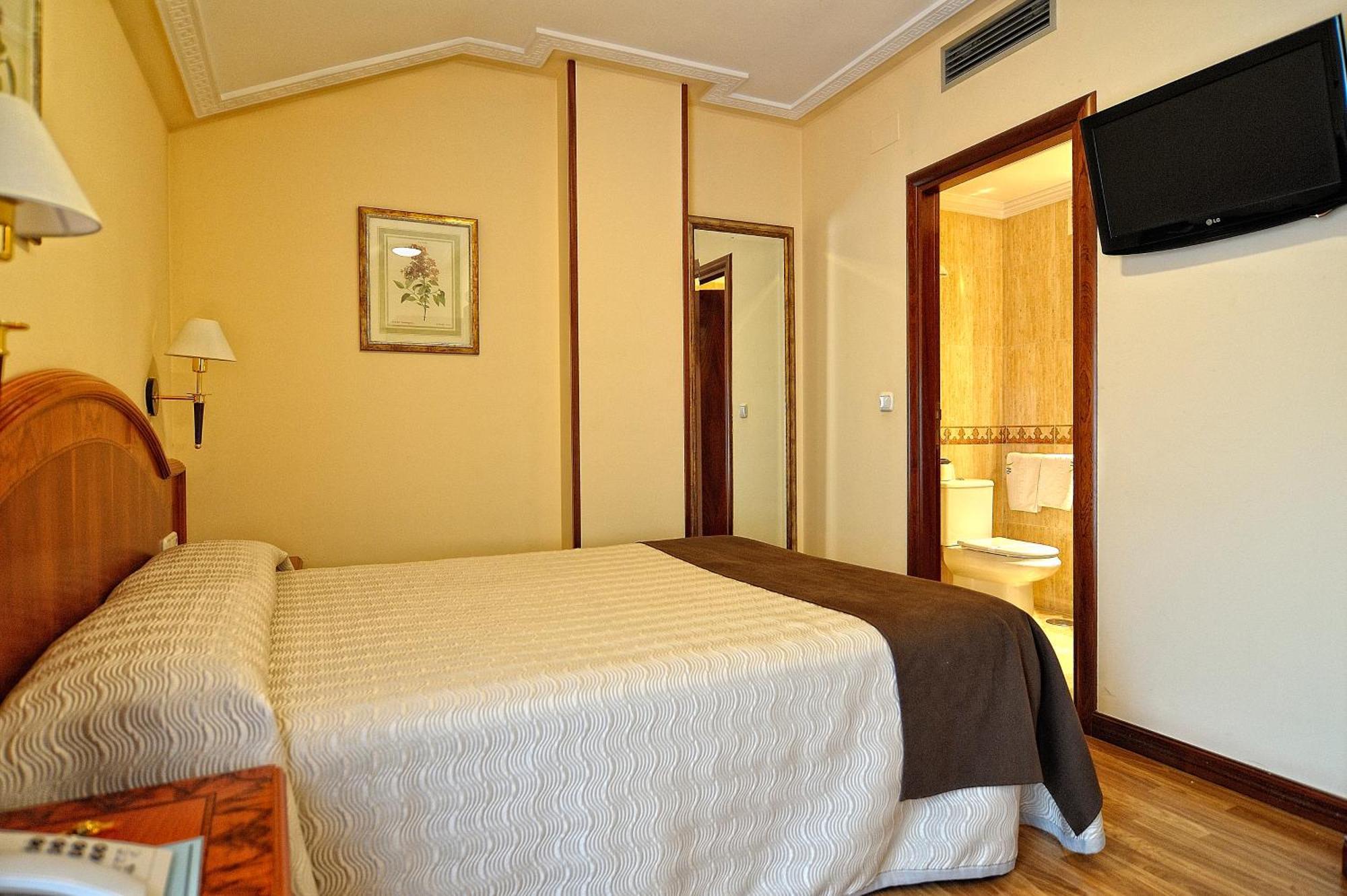 Hotel Alisi Aranda de Duero Εξωτερικό φωτογραφία