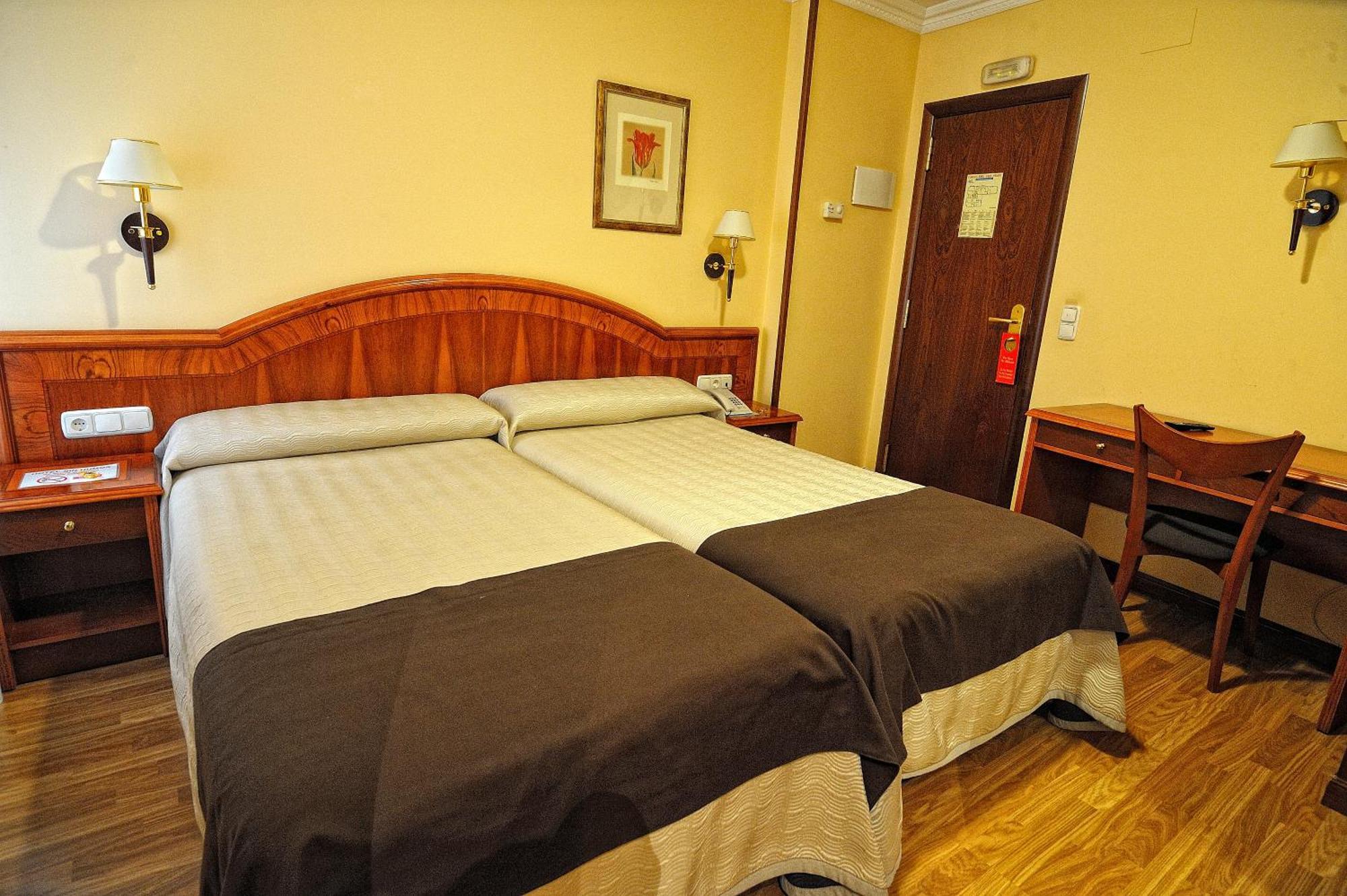 Hotel Alisi Aranda de Duero Εξωτερικό φωτογραφία