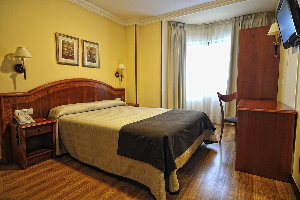 Hotel Alisi Aranda de Duero Εξωτερικό φωτογραφία