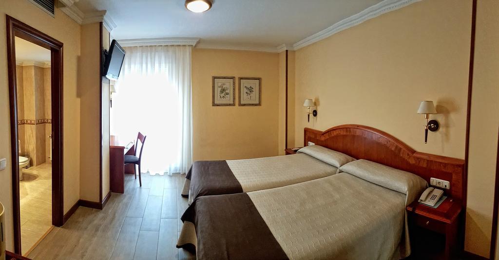Hotel Alisi Aranda de Duero Εξωτερικό φωτογραφία